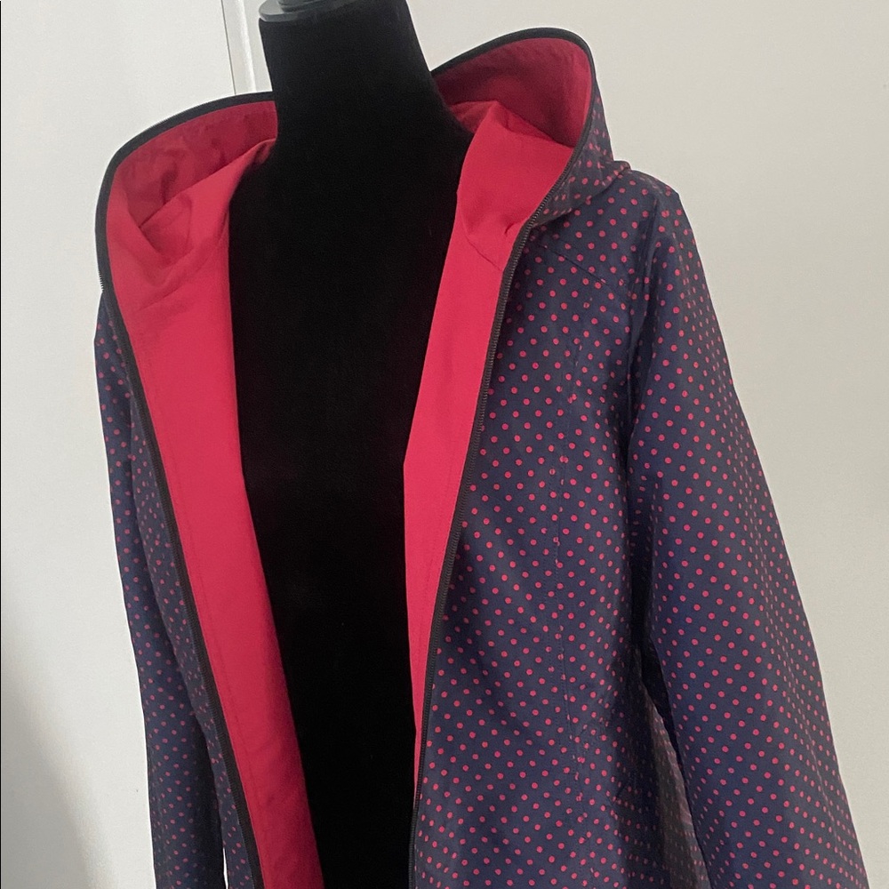 REVERSIBLE Hooded Polka Dot Print in Blue Red polka dots reverse Red size Medium - Picture 5 of 17